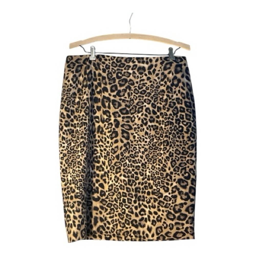 White House Black Market Chic Leopard Print Pencil Skirt – Fierce & Flattering!
